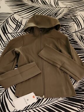 Lululemon X Erewhon SM Jacket